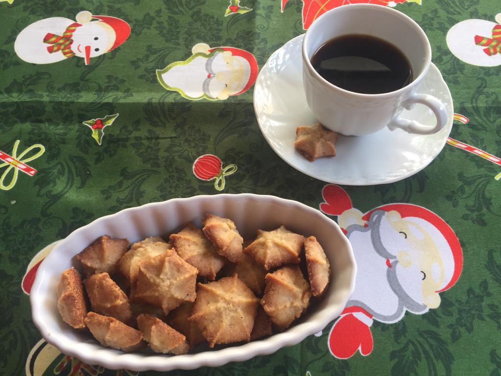 Biscoitos e café